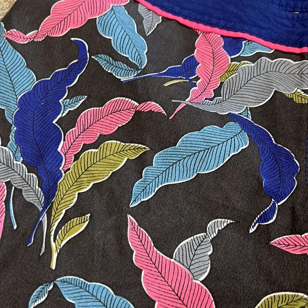 Boden board shorts, size 16 - Picture 4 of 9